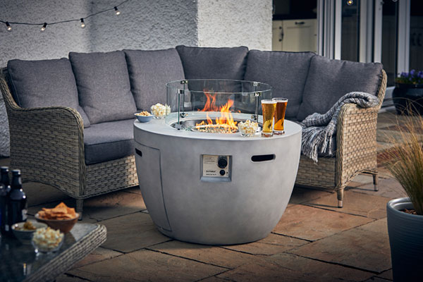 Outdoor fire pit set up
